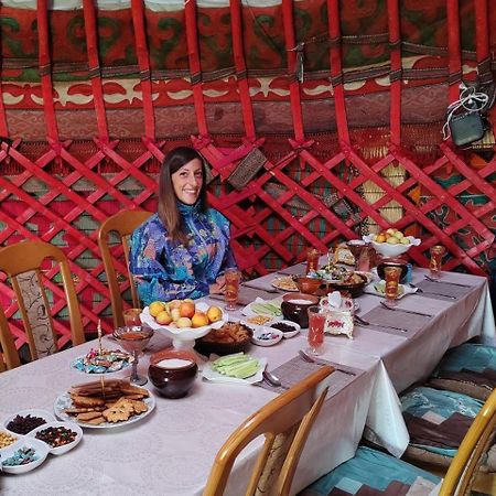 Zalkar Yurt Camp Hotell Song-Kul Exteriör bild