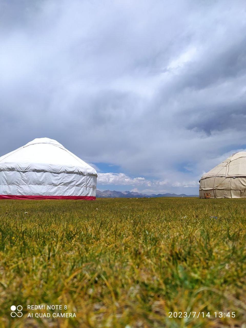 Zalkar Yurt Camp Hotell Song-Kul Exteriör bild