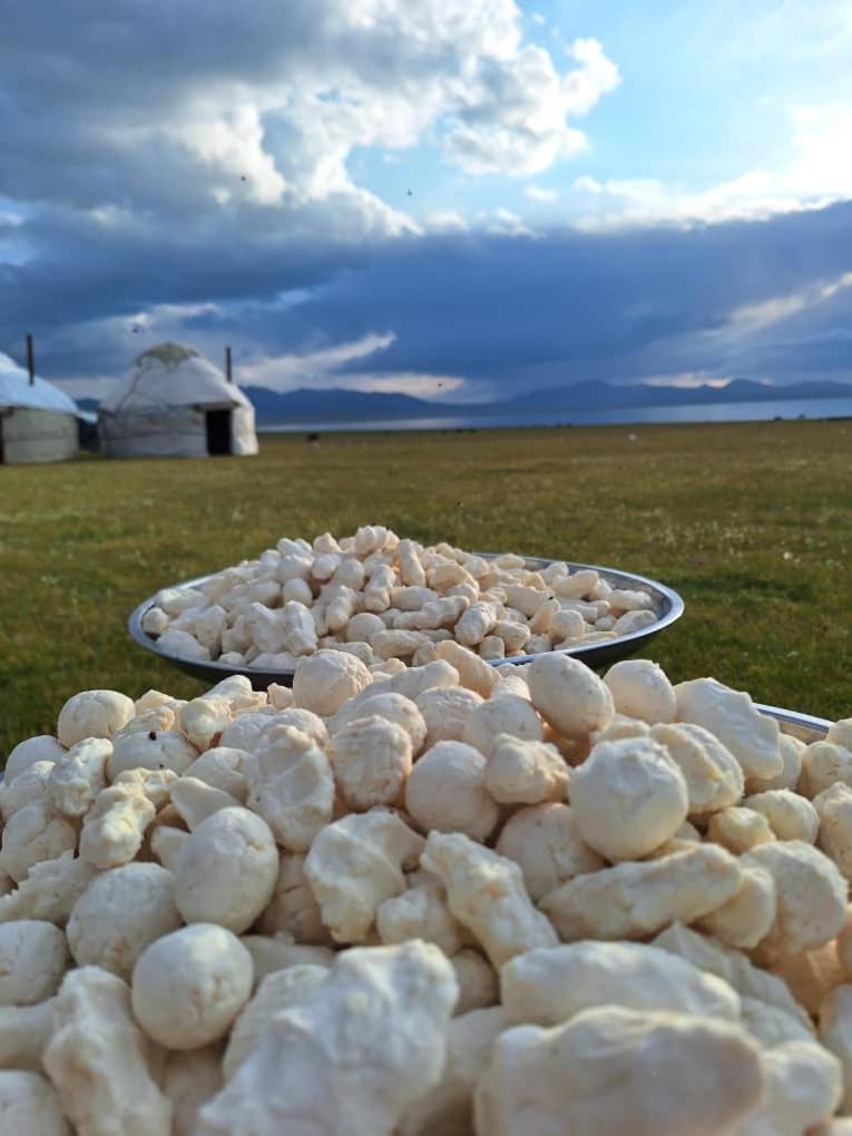 Zalkar Yurt Camp Hotell Song-Kul Exteriör bild