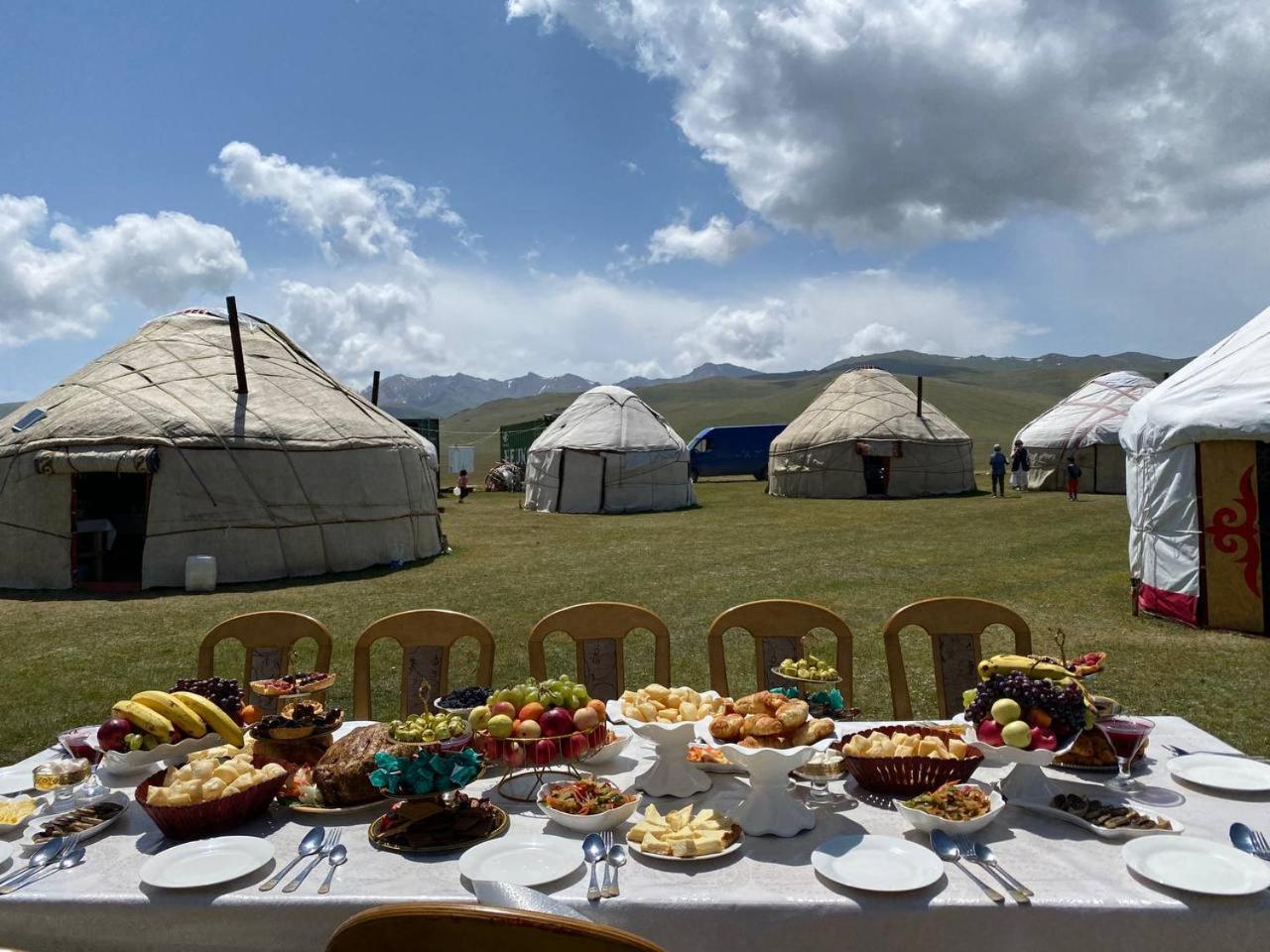 Zalkar Yurt Camp Hotell Song-Kul Exteriör bild