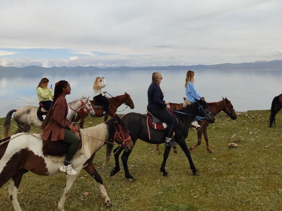 Zalkar Yurt Camp Hotell Song-Kul Exteriör bild