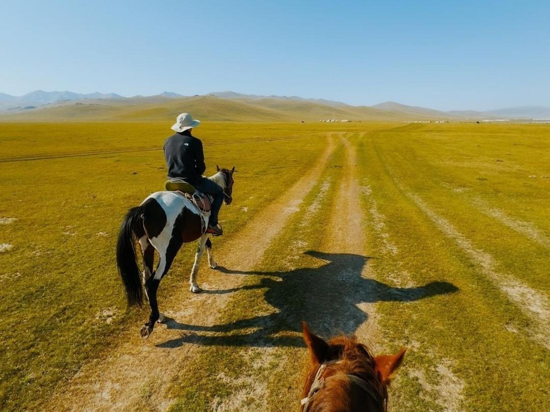 Zalkar Yurt Camp Hotell Song-Kul Exteriör bild